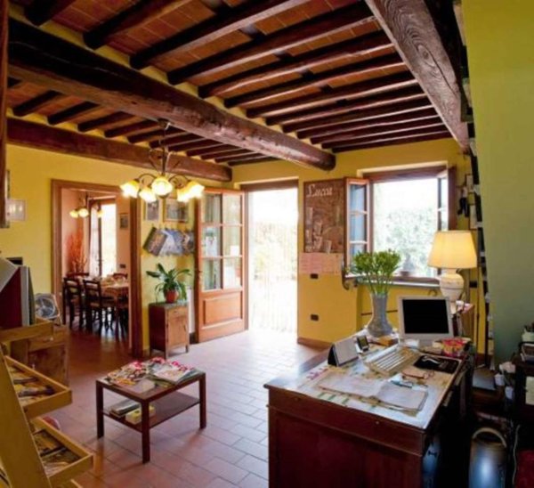 casa indipendente in vendita a Lucca in zona Mutigliano
