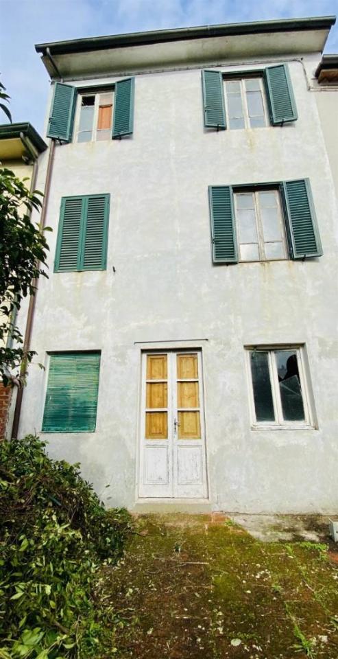 casa indipendente in vendita a Lucca in zona zona San Marco