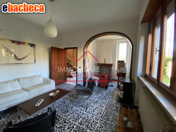 casa indipendente in vendita a Lucca in zona Cappella
