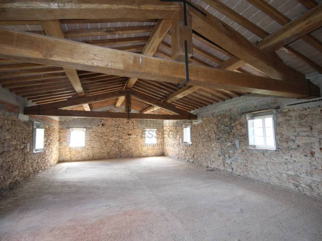 casa indipendente in vendita a Lucca in zona San Lorenzo a Vaccoli