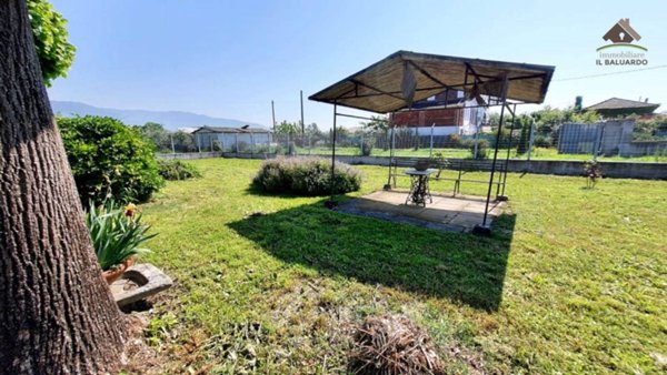 casa indipendente in vendita a Lucca in zona zona SS. Annunziata