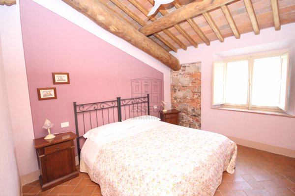 casa indipendente in vendita a Lucca in zona Centro Città