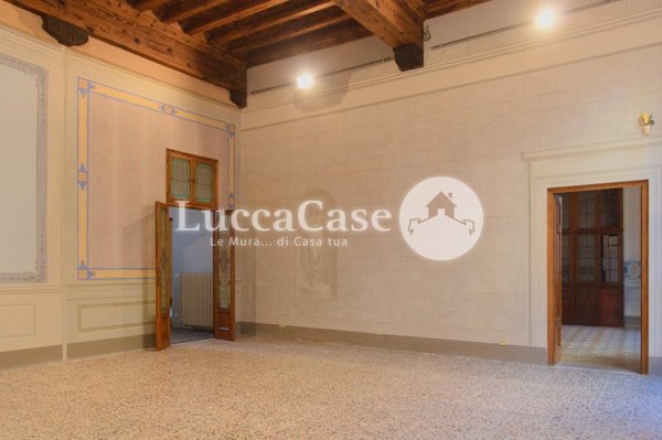 appartamento in vendita a Lucca in zona Centro Città