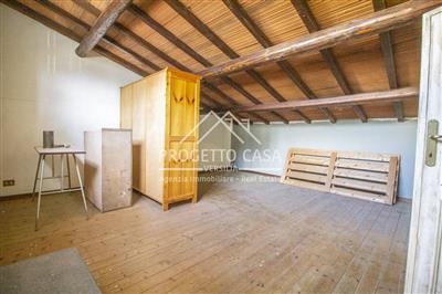 casa indipendente in vendita a Lucca