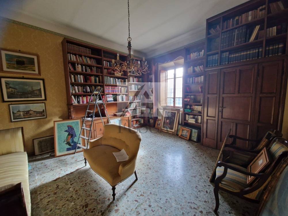 casa indipendente in vendita a Lucca in zona Centro Città