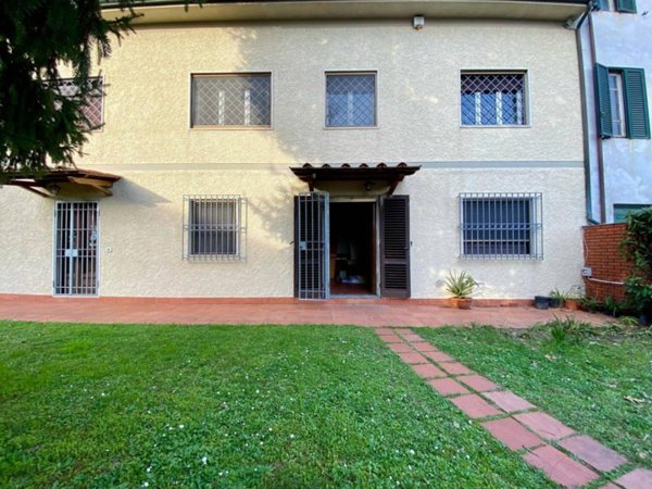 casa indipendente in vendita a Lucca in zona zona San Marco