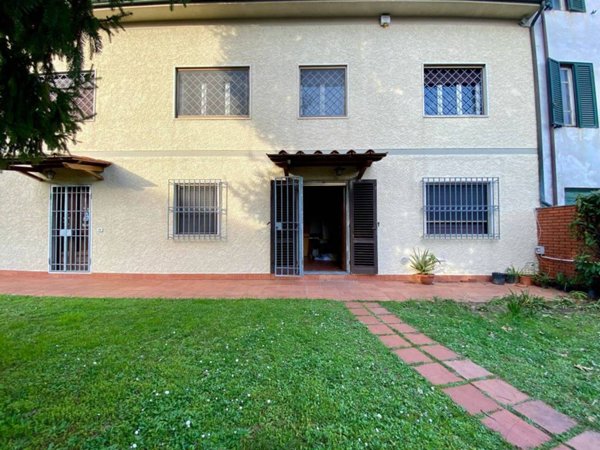 casa indipendente in vendita a Lucca in zona zona San Marco