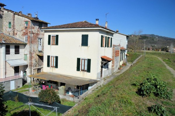 casa indipendente in vendita a Lucca in zona Ponte San Pietro