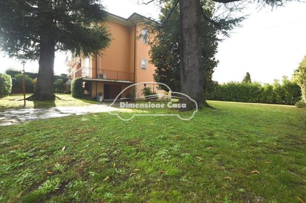 casa indipendente in vendita a Lucca in zona Picciorana