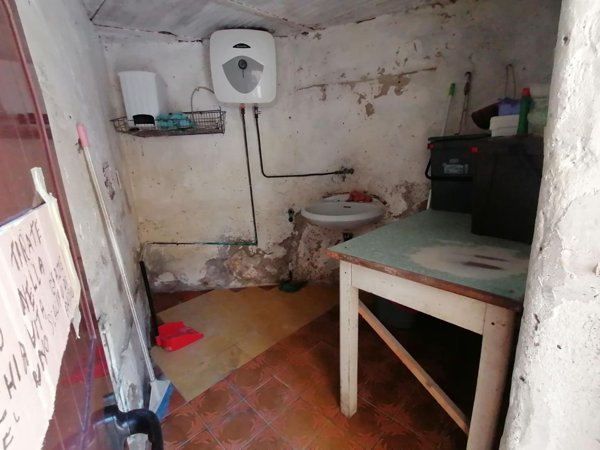 casa indipendente in vendita a Lucca in zona Piazzano