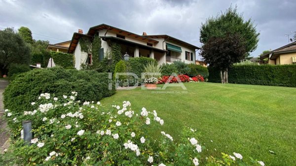 casa indipendente in vendita a Lucca in zona Mutigliano