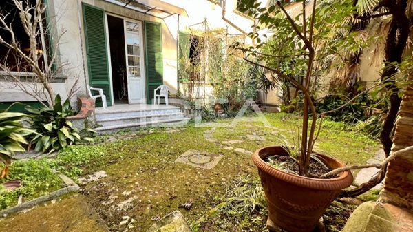 appartamento in vendita a Lucca in zona Centro Città