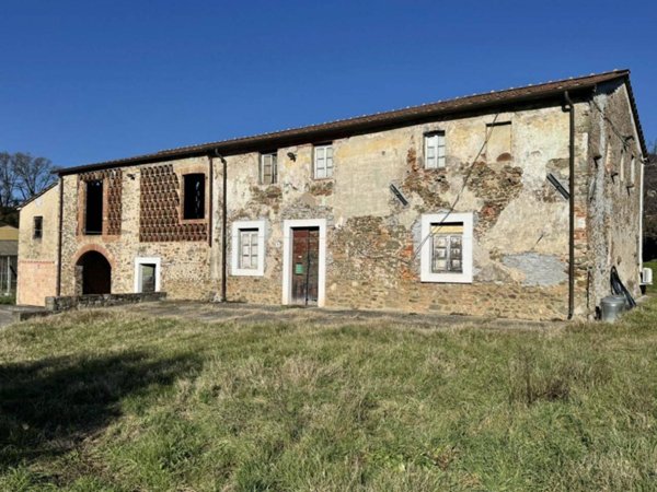 casa indipendente in vendita a Lucca in zona Ponte a Moriano