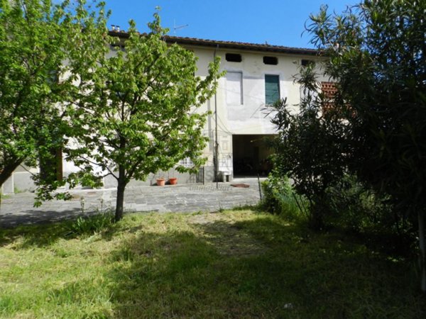 appartamento in vendita a Lucca in zona Centro Città