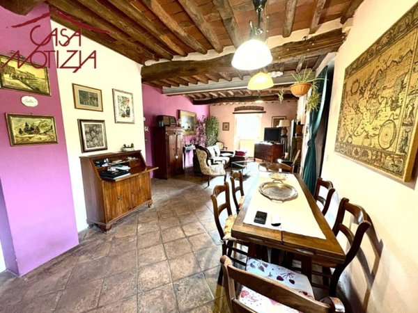 casa indipendente in vendita a Lucca in zona Gugliano