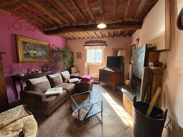 casa indipendente in vendita a Lucca in zona Mastiano