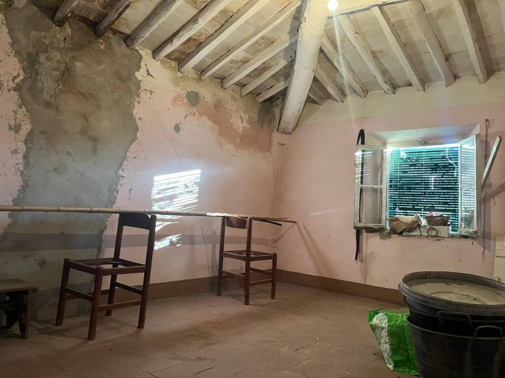 casa indipendente in vendita a Lucca in zona Cerasomma