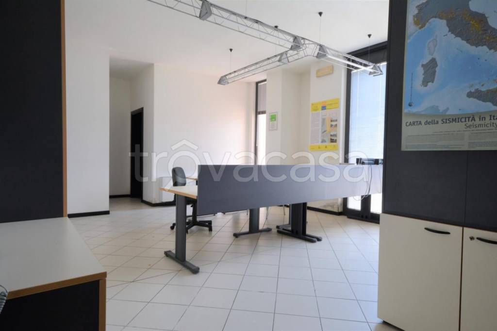 ufficio in vendita a Lucca in zona Sant'Anna