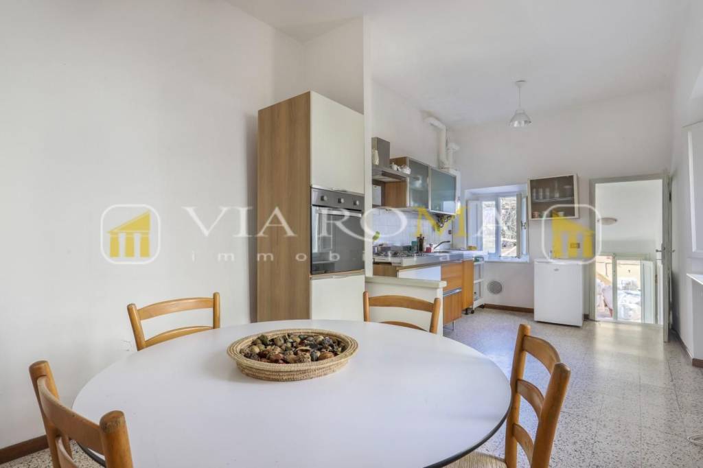 casa indipendente in vendita a Lucca in zona Nozzano