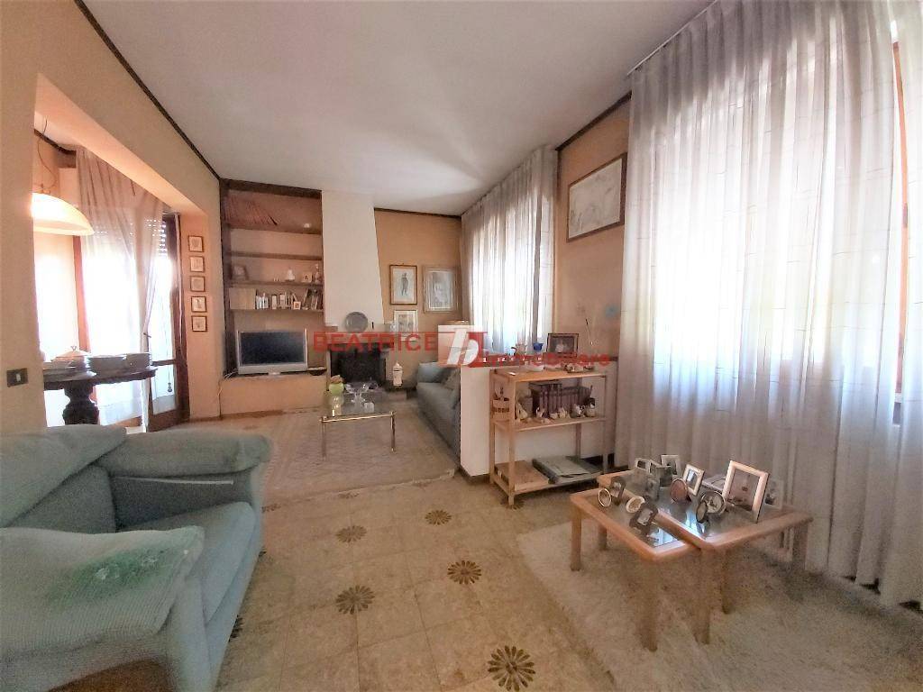 casa indipendente in vendita a Lucca in zona Sant'Anna