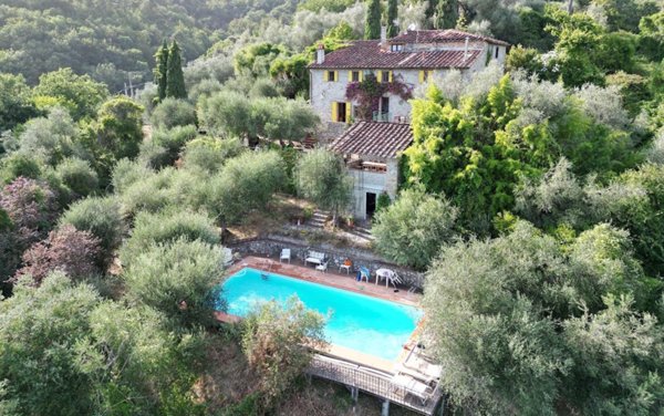 casa indipendente in vendita a Lucca in zona San Macario in Piano