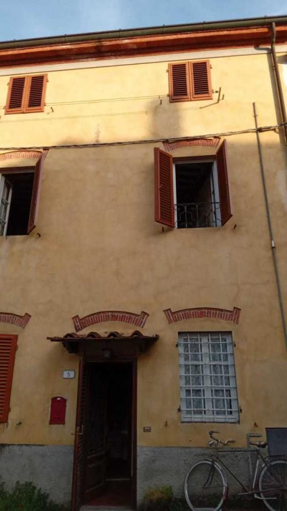 casa indipendente in vendita a Lucca in zona Ponte a Moriano