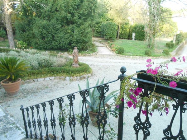 casa indipendente in vendita a Lucca in zona Centro Città