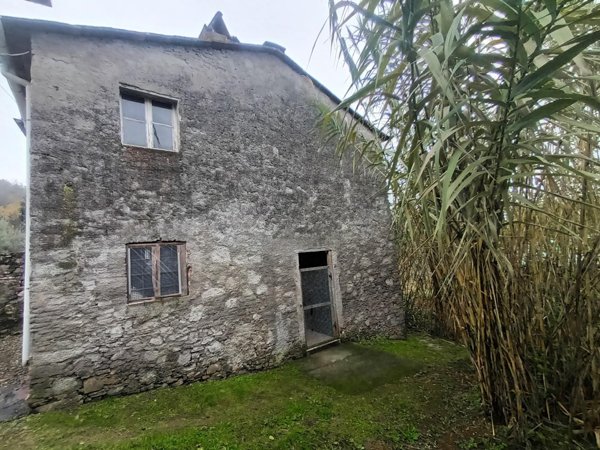 casa indipendente in vendita a Lucca in zona Centro Città