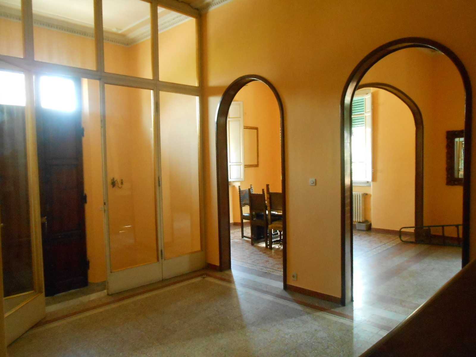 casa indipendente in vendita a Lucca in zona Centro Città