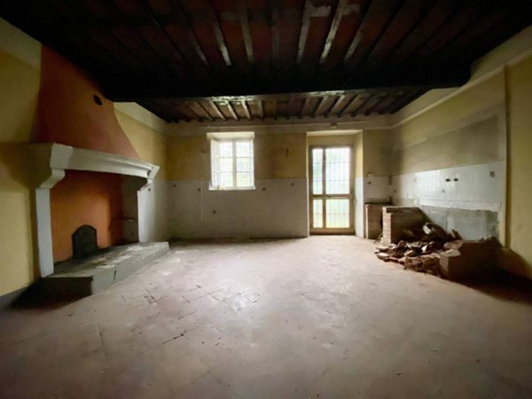 casa indipendente in vendita a Lucca in zona San Pietro a Vico