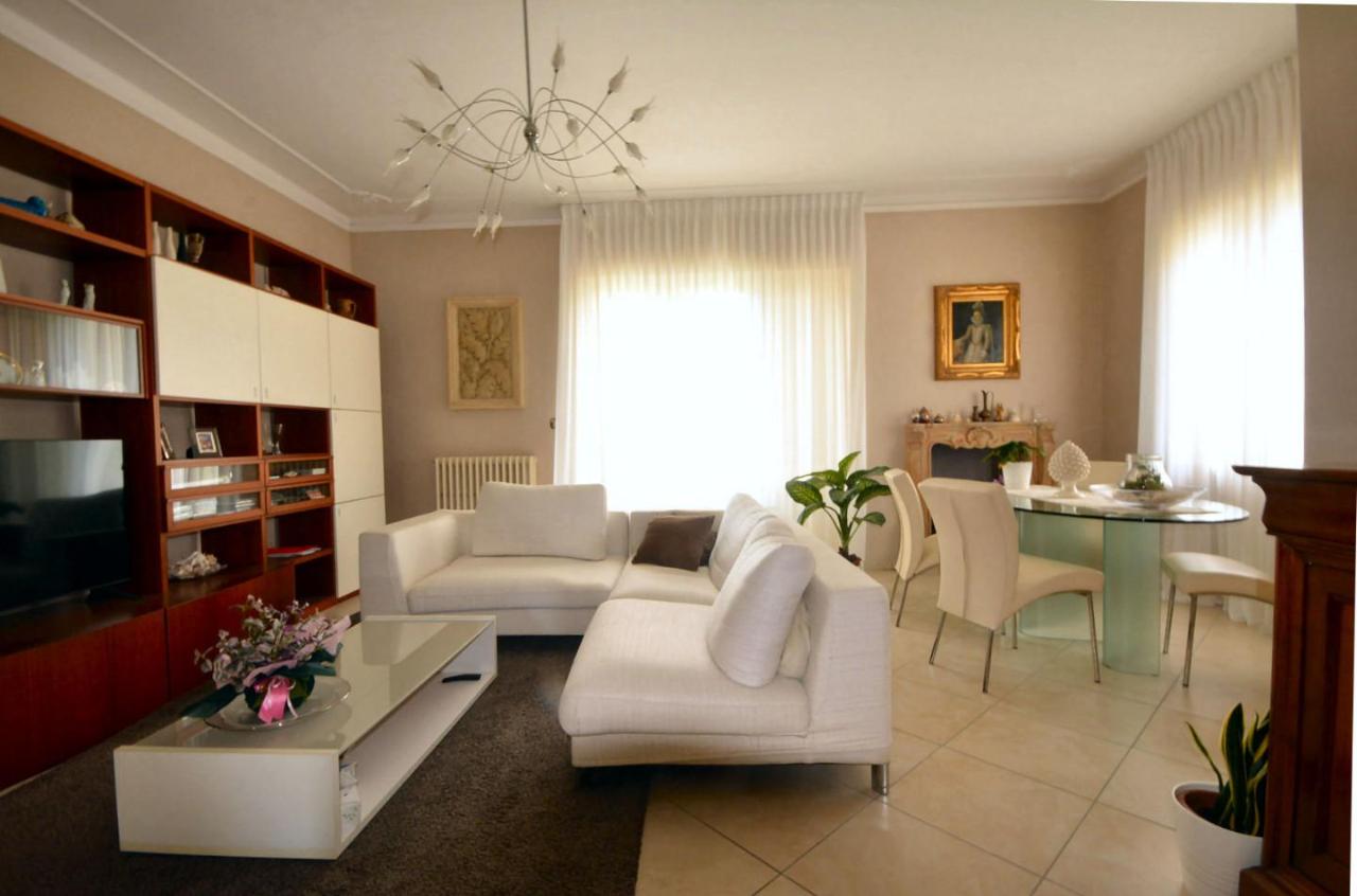 casa indipendente in vendita a Lucca in zona Monte San Quirico