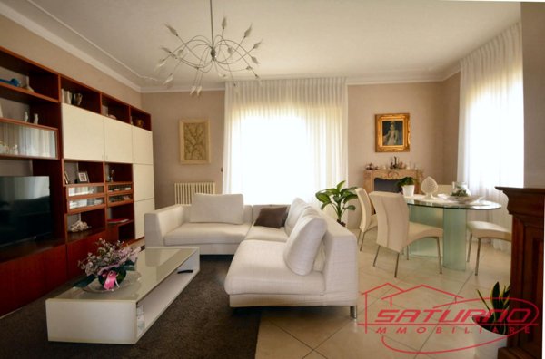 casa indipendente in vendita a Lucca in zona Monte San Quirico