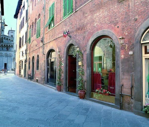 casa indipendente in vendita a Lucca in zona Centro Città