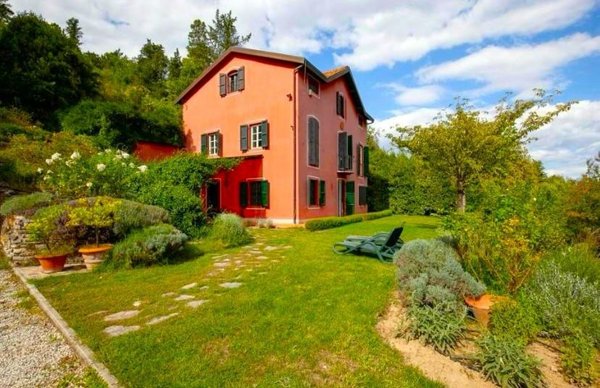 casa indipendente in vendita a Lucca in zona Centro Città