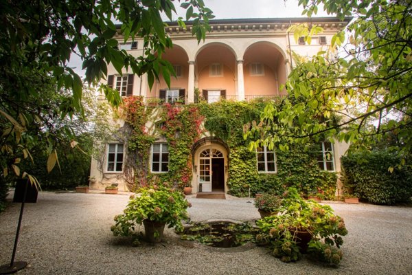 negozio in vendita a Lucca in zona Centro Città