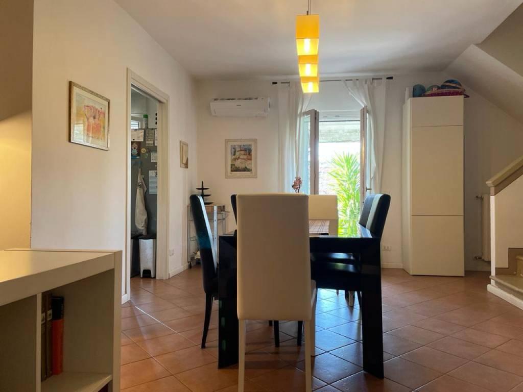 casa indipendente in vendita a Lucca in zona zona Sorbano