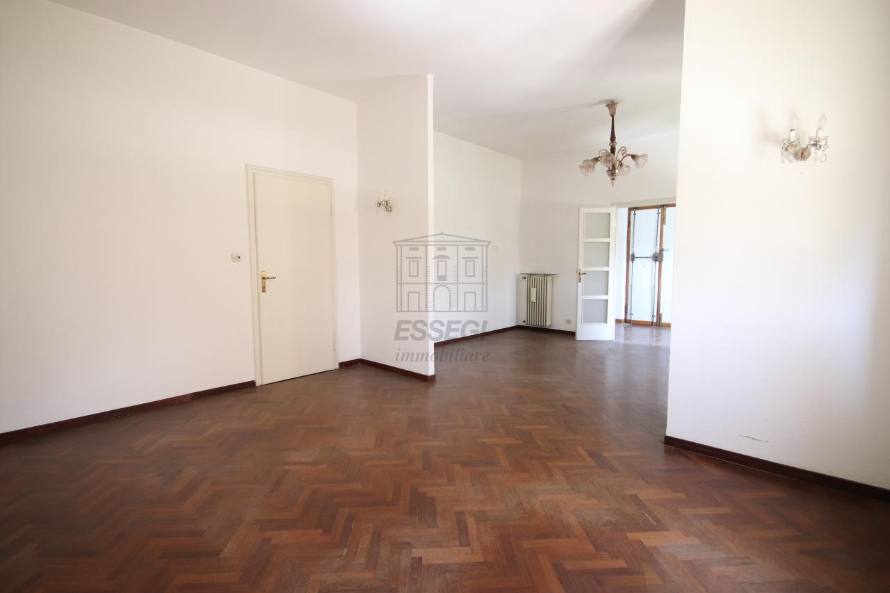 appartamento in vendita a Lucca in zona Pontetetto