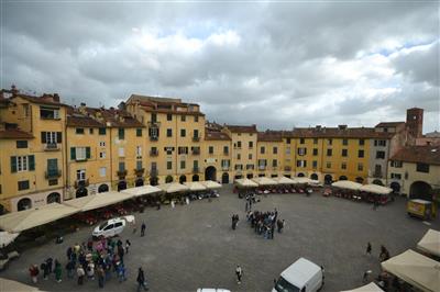 appartamento in vendita a Lucca in zona Centro Città