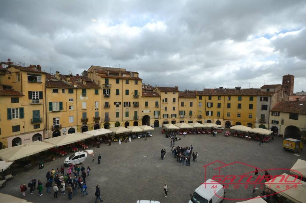 appartamento in vendita a Lucca in zona Centro Città