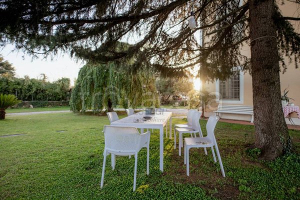 casa indipendente in vendita a Lucca in zona Centro Città