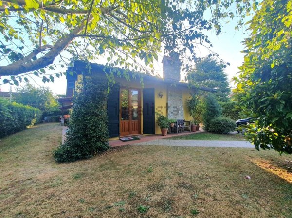 casa indipendente in vendita a Lucca in zona Monte San Quirico
