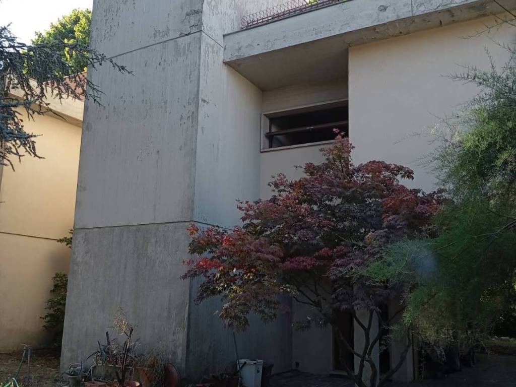 casa indipendente in vendita a Lucca in zona zona Arancio