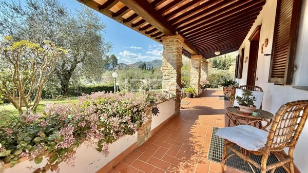 casa indipendente in vendita a Lucca in zona Palmata