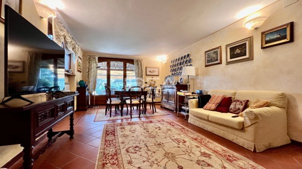 casa indipendente in vendita a Lucca in zona Balbano