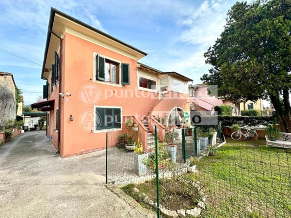 casa indipendente in vendita a Lucca in zona Ponte San Pietro