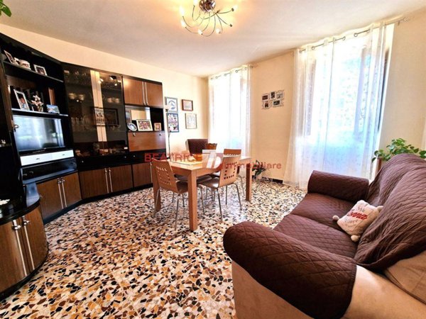 casa indipendente in vendita a Lucca in zona Fagnano