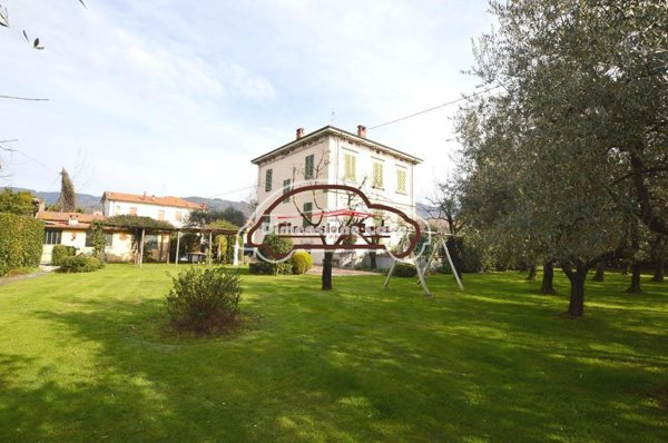 casa indipendente in vendita a Lucca in zona Palmata
