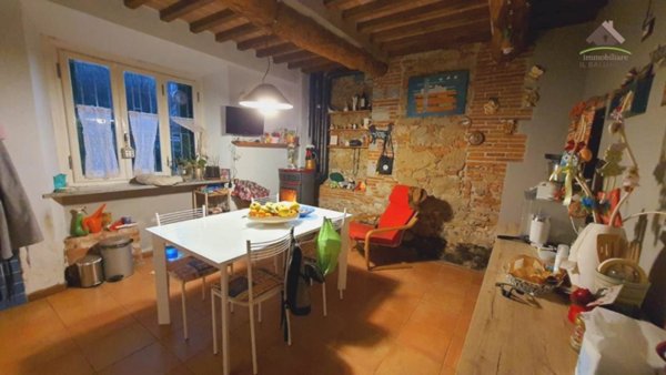 casa indipendente in vendita a Lucca in zona Ponte San Pietro