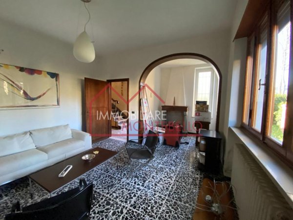 casa indipendente in vendita a Lucca in zona Mutigliano