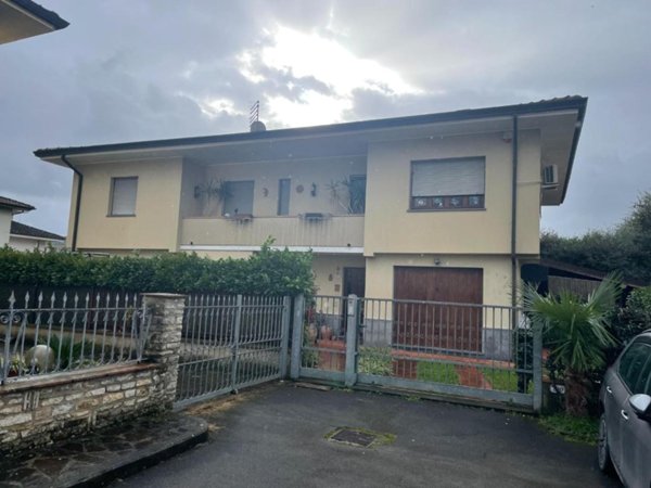 casa indipendente in vendita a Lucca in zona Sant'Angelo in Campo